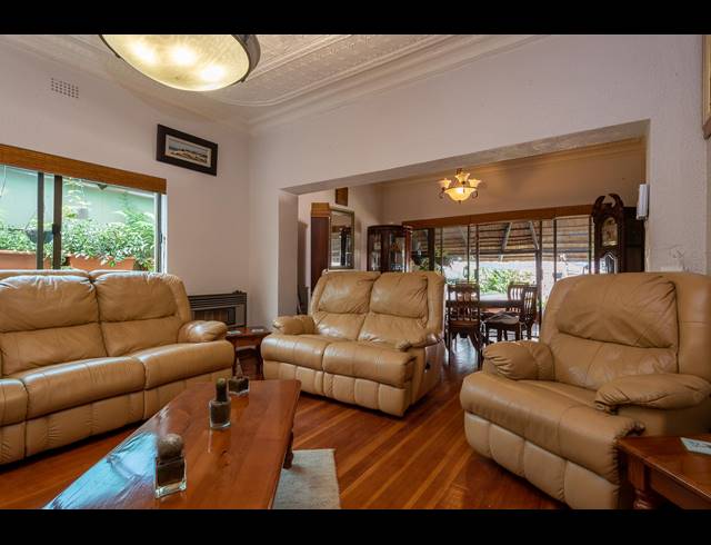 3 BEDROOM FREEHOLD FOR SALE IN KENSINGTON